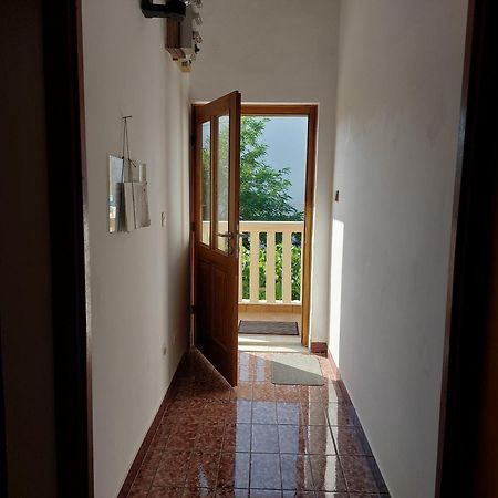 Studio-App Iva, Balcony With Sea View - 50 M From Beach Pag Town Exterior foto