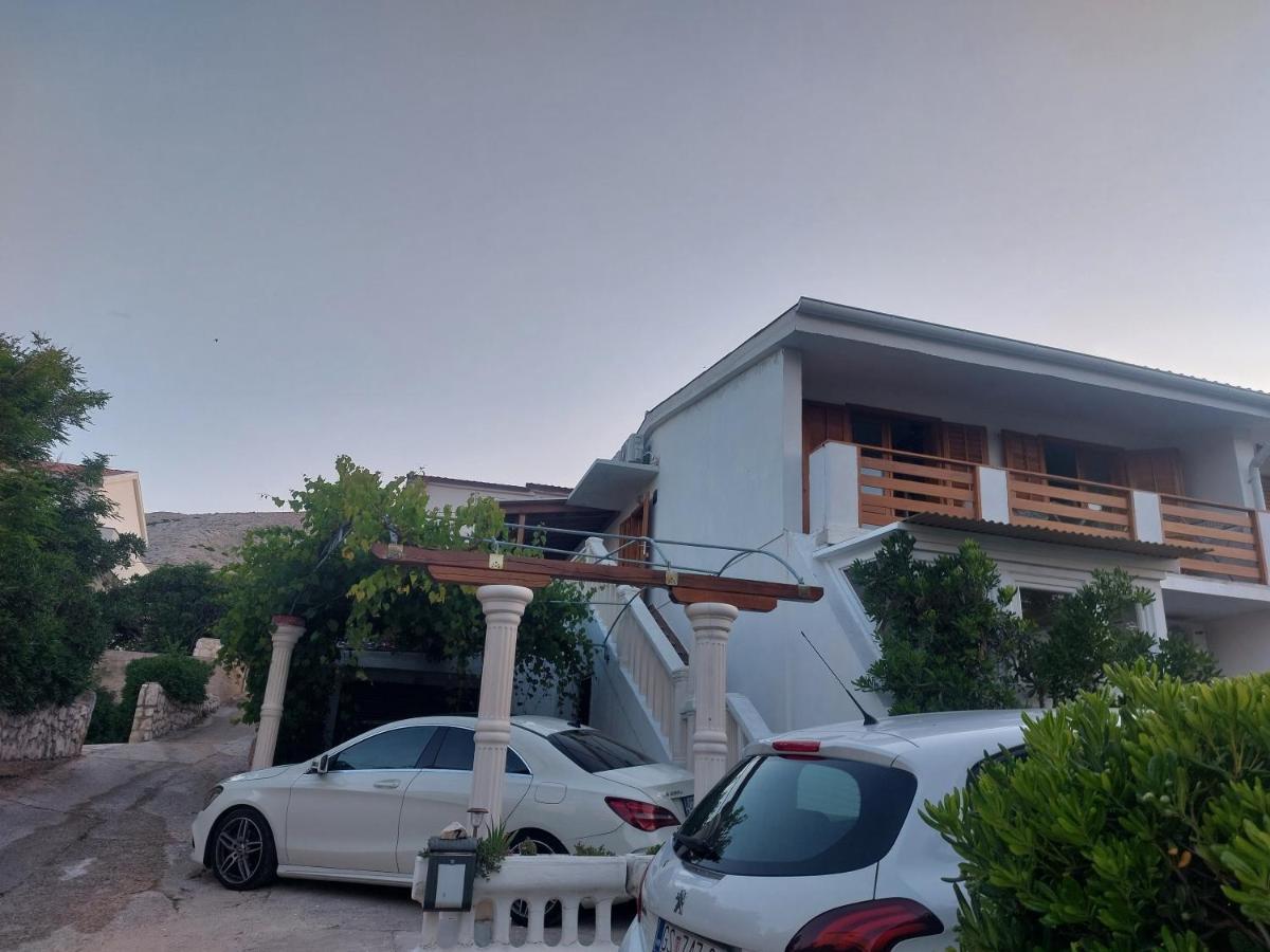 Studio-App Iva, Balcony With Sea View - 50 M From Beach Pag Town Exterior foto