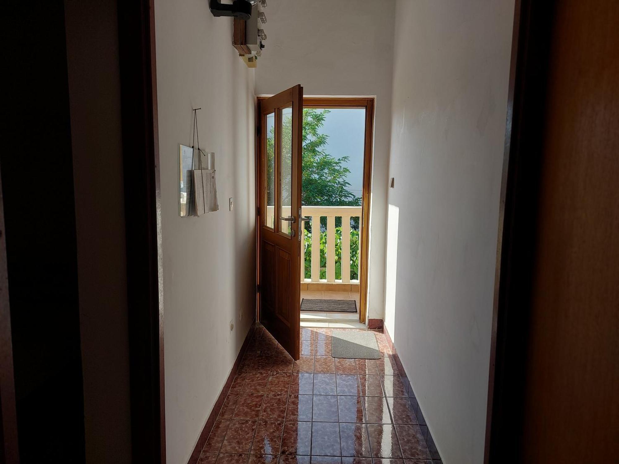 Studio-App Iva, Balcony With Sea View - 50 M From Beach Pag Town Exterior foto
