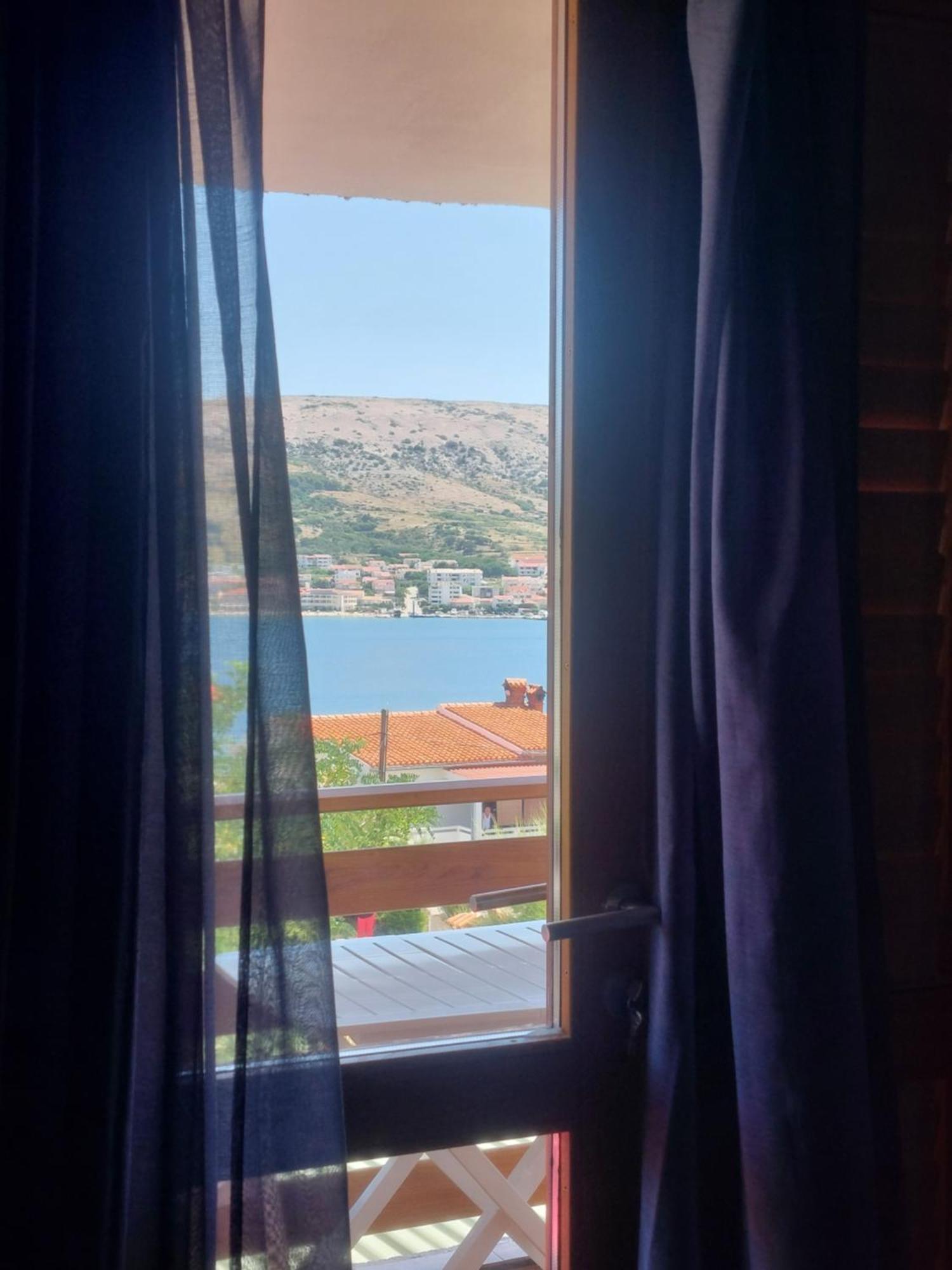 Studio-App Iva, Balcony With Sea View - 50 M From Beach Pag Town Exterior foto